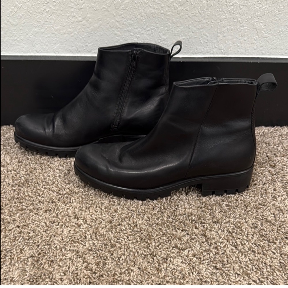 Ecco Black Leather Ankle Boots  11/42